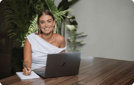 Hospitality Mavens Team - Nicole Hospitality Mavens Team - Nicole
